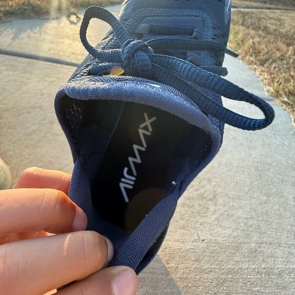 Men’s Nike air270 sz 9. Like new worn twice. No rips/tears. - Picture 4 of 8